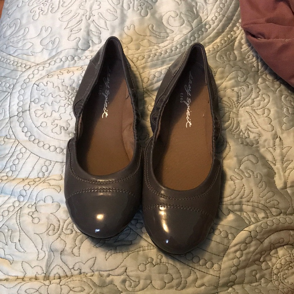 Gray flats